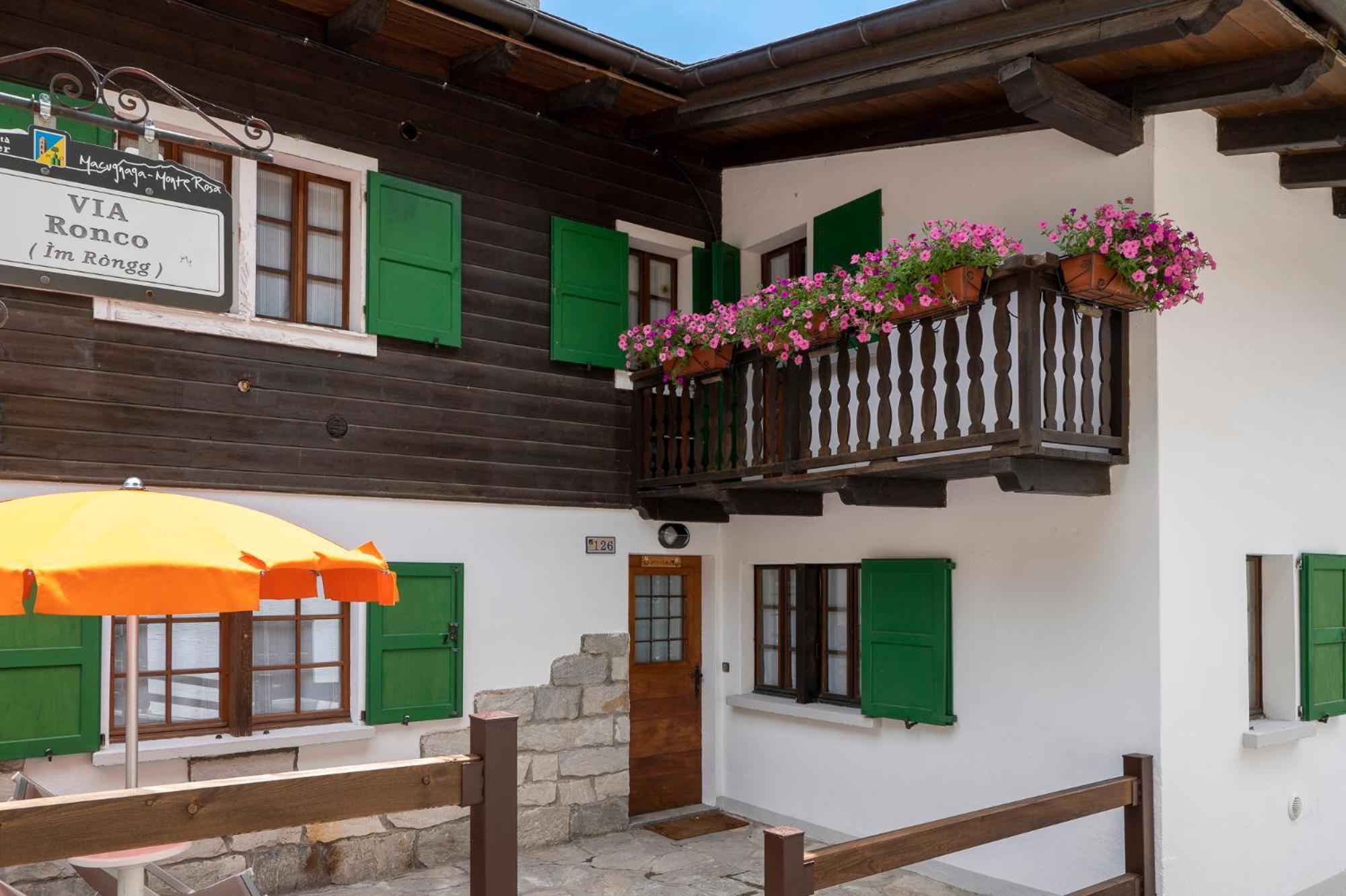 Incanto Walser Apartments Ronco Macugnaga Exterior foto